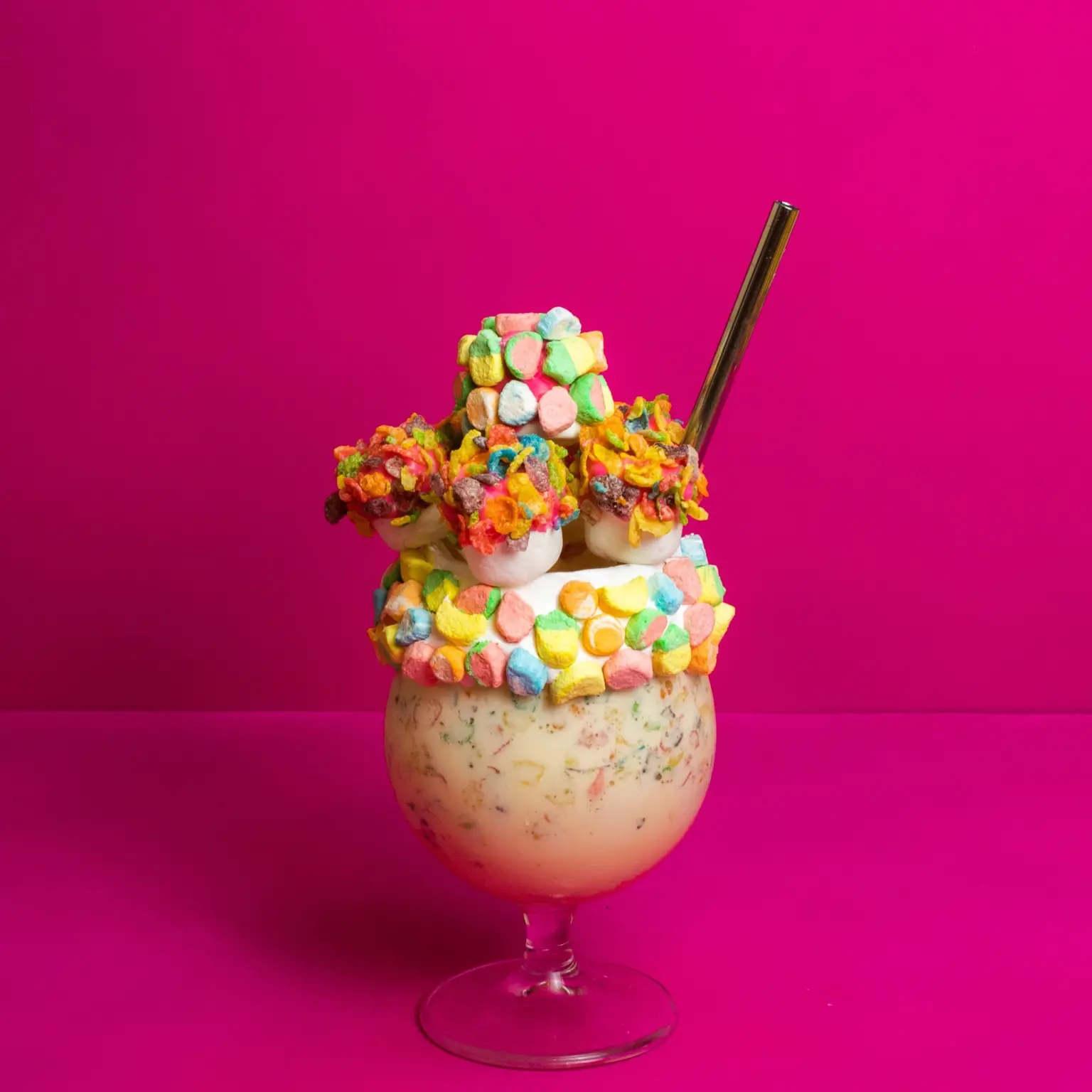 Marshmallow Fruity PEBBLES Milkshake Recipe | PEBBLES cereal
